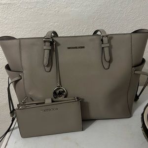 Michael kors set